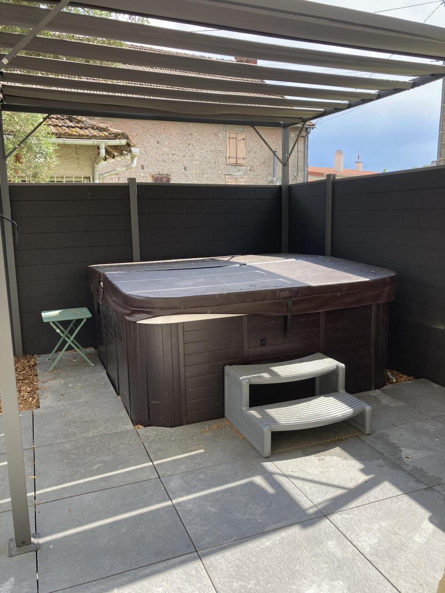 Location Appartement Des Pyrenees Borderes-sur-l'Echez Buitenkant foto