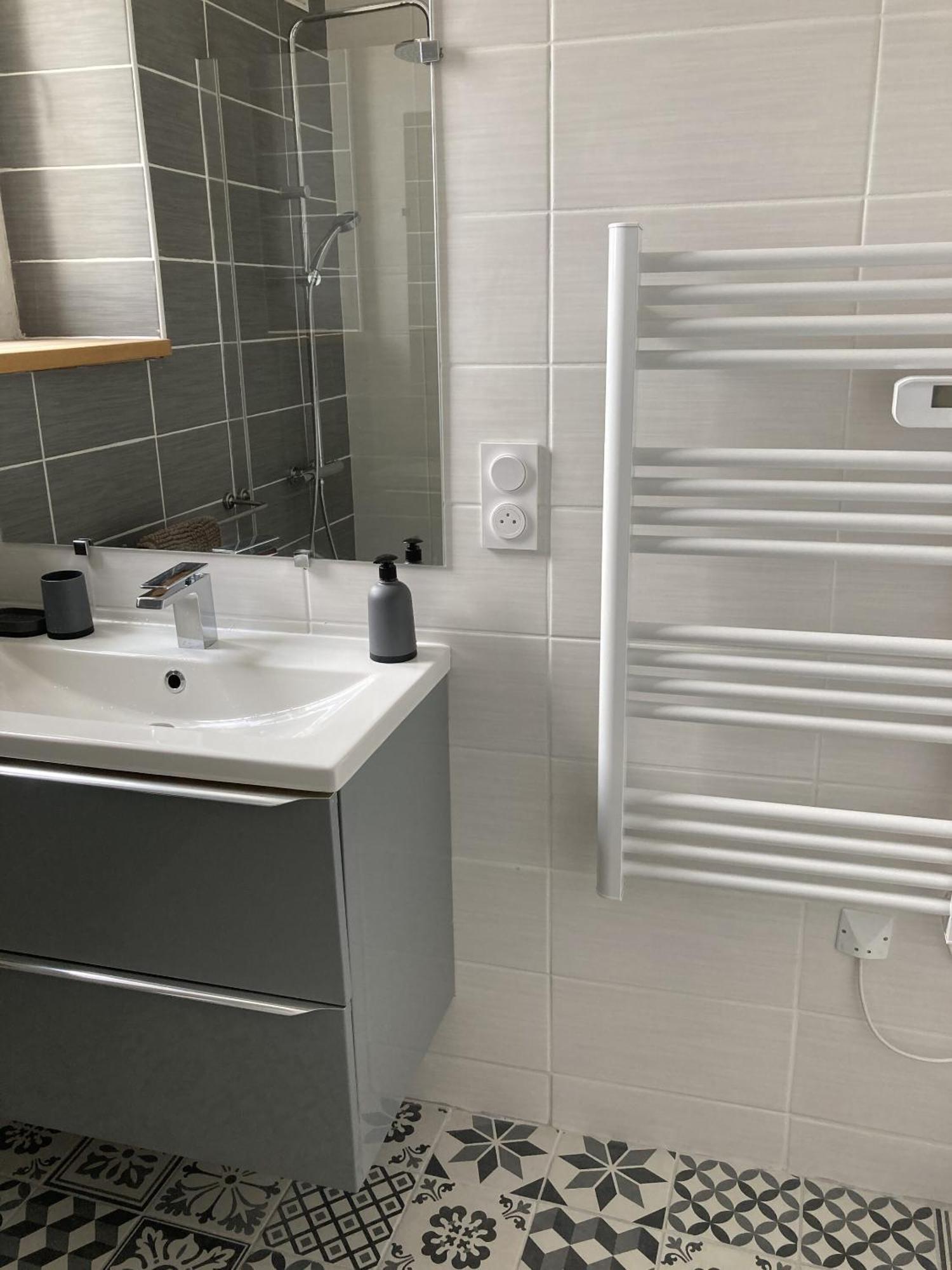 Location Appartement Des Pyrenees Borderes-sur-l'Echez Kamer foto