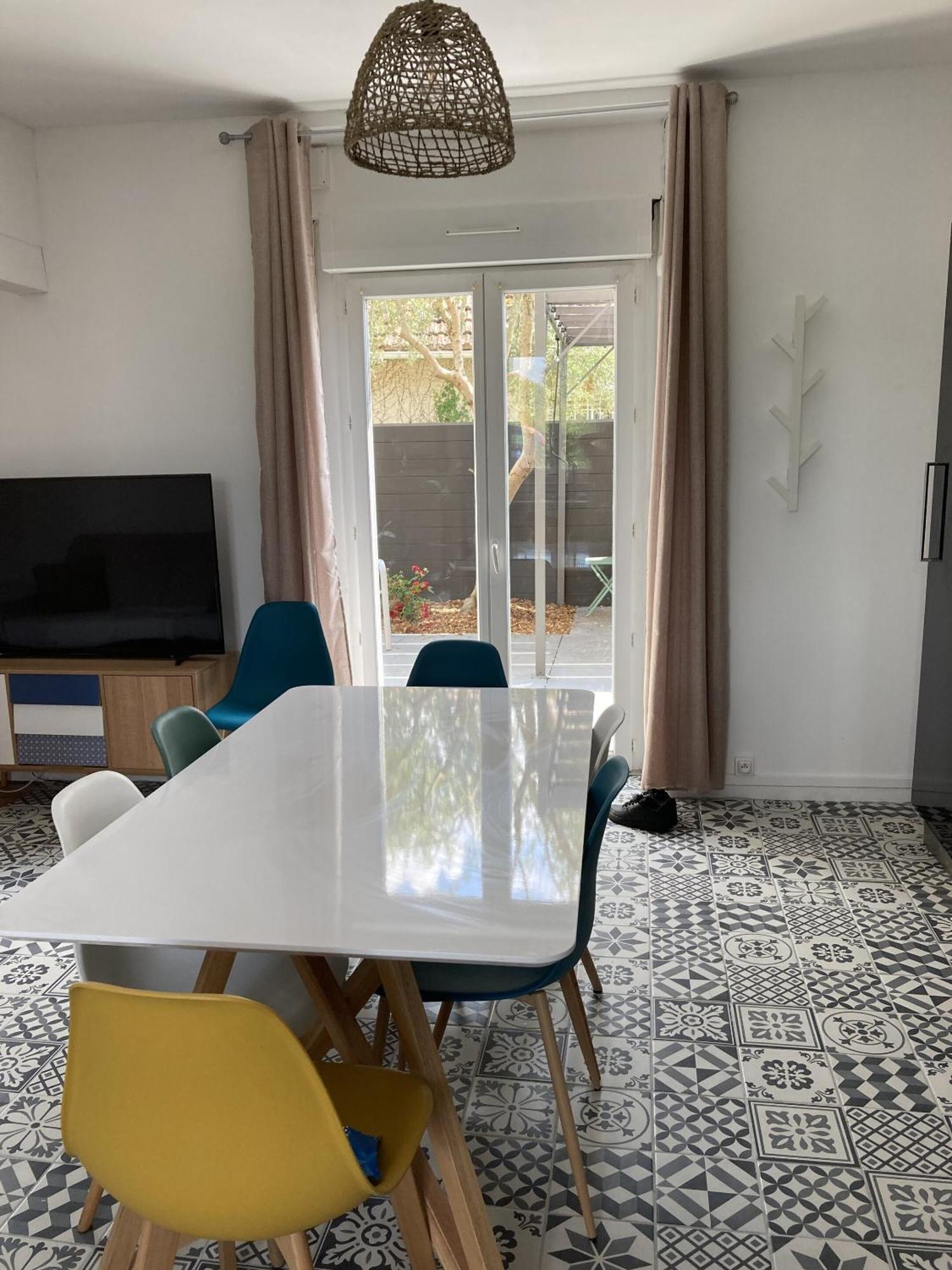 Location Appartement Des Pyrenees Borderes-sur-l'Echez Kamer foto